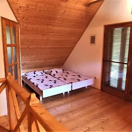 Nyaralo Az Erdoszelen Apartment Balatonakarattya